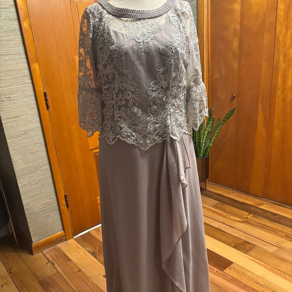 Le Bos Formal Dress Size 14